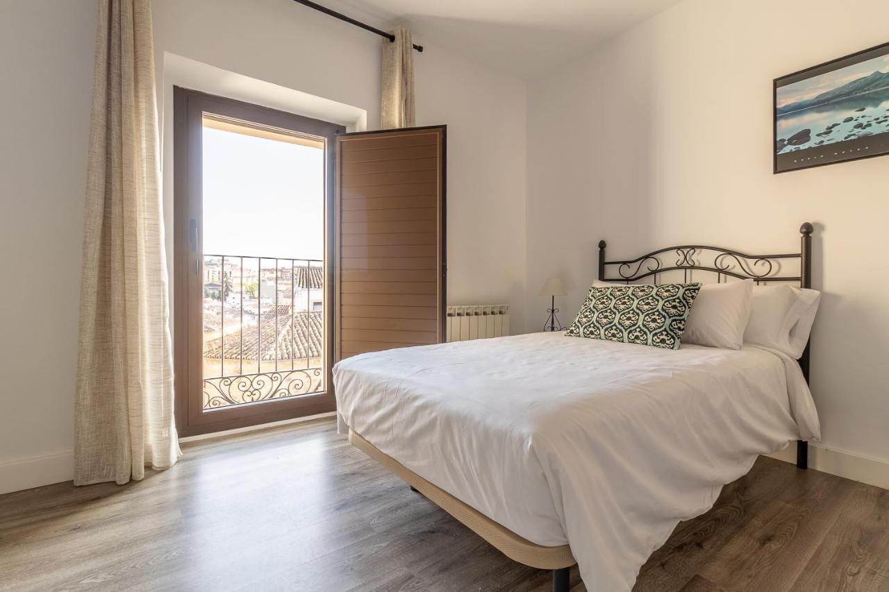 Apartamentos El Patio Plaza Santa Clara Caces Esterno foto